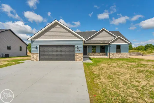 231 S Carney DR, St, MI 48079