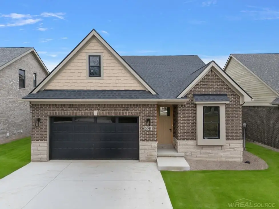 5871 Everton CT, Troy, MI 48085 - Image #1