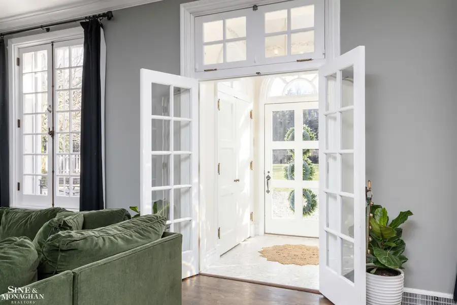 29 Fisher RD, Grosse Pointe, MI 48230 - Image #3