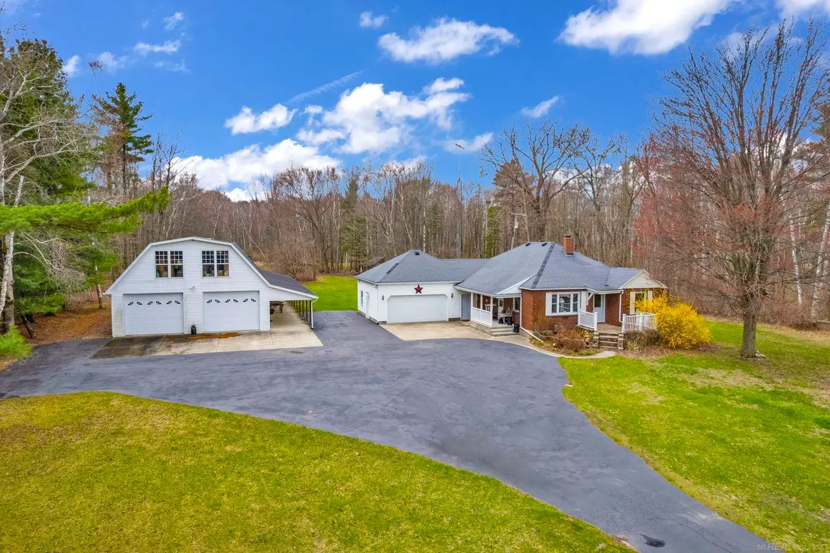 2828 Lakeshore RD, Applegate, MI 48401 - #1