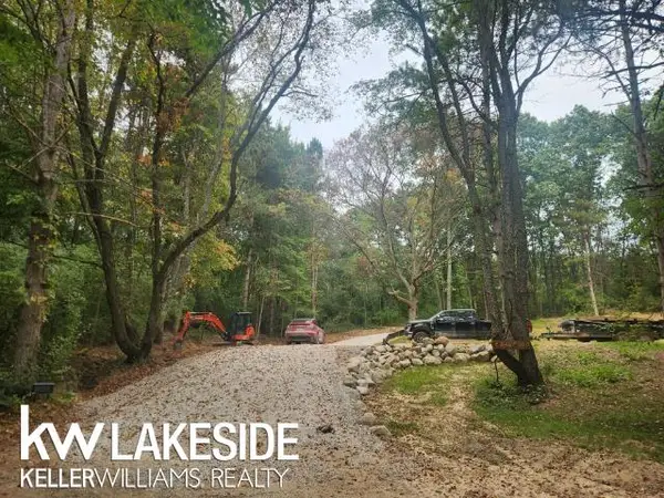 13493 Riker RD, Chelsea, MI 48118