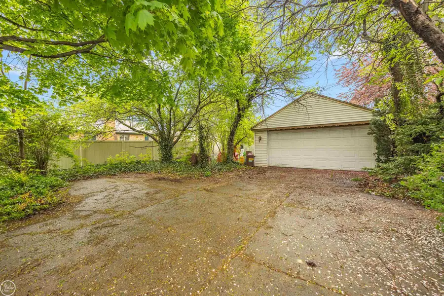 11081 15 Mile RD, Sterling Heights, MI 48312 - Image #2