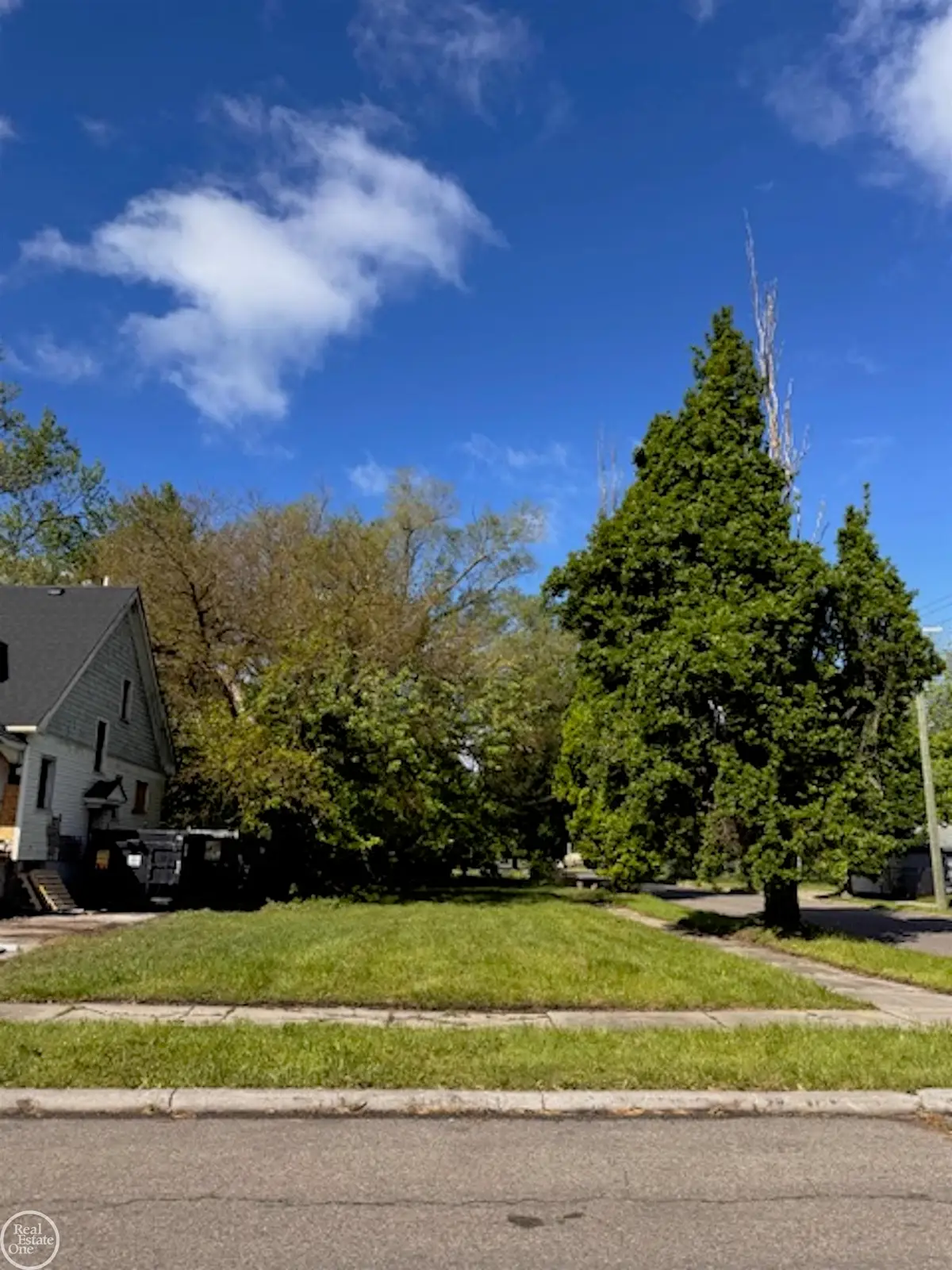 395 Chalmers ST, Detroit, MI 48215 - Image #1