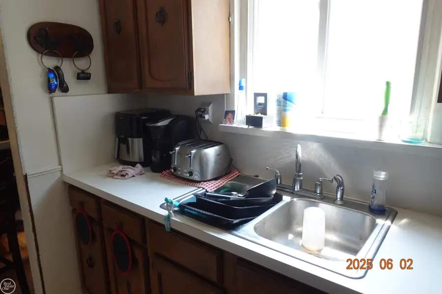 4166 PORTER AVE, Lincoln Park, MI 48146 - Image #3