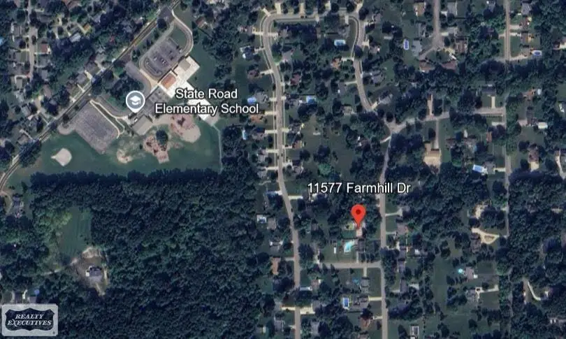 11577 Farmhill DR, Fenton, MI 48430 - #3