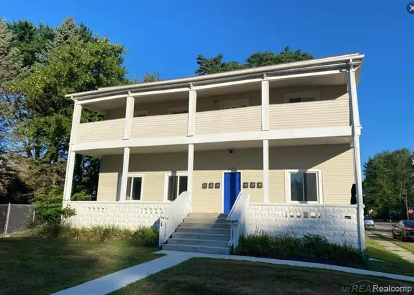 1523 Saint Clair River DR, Algonac, MI 48001