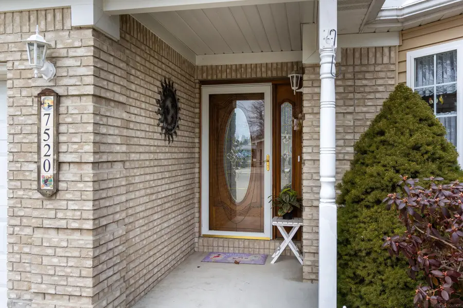 7520 Colony DR, Algonac, MI 48001 - #3