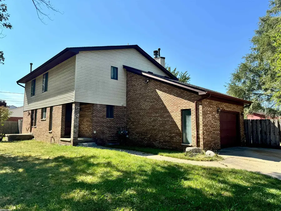 38615 Meadowdale ST, Clinton Township, MI 48036 - Image #2