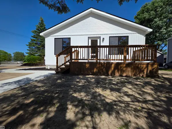 1329 Vermont RD, Marysville, MI 48040