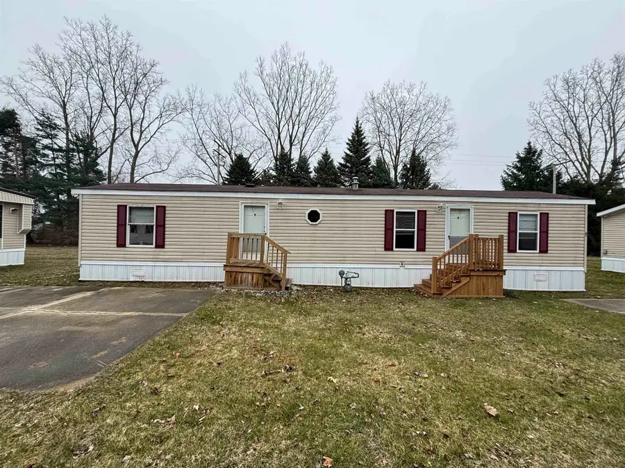 5393 CEDAR ST, Croswell, MI 48422 - Image #2