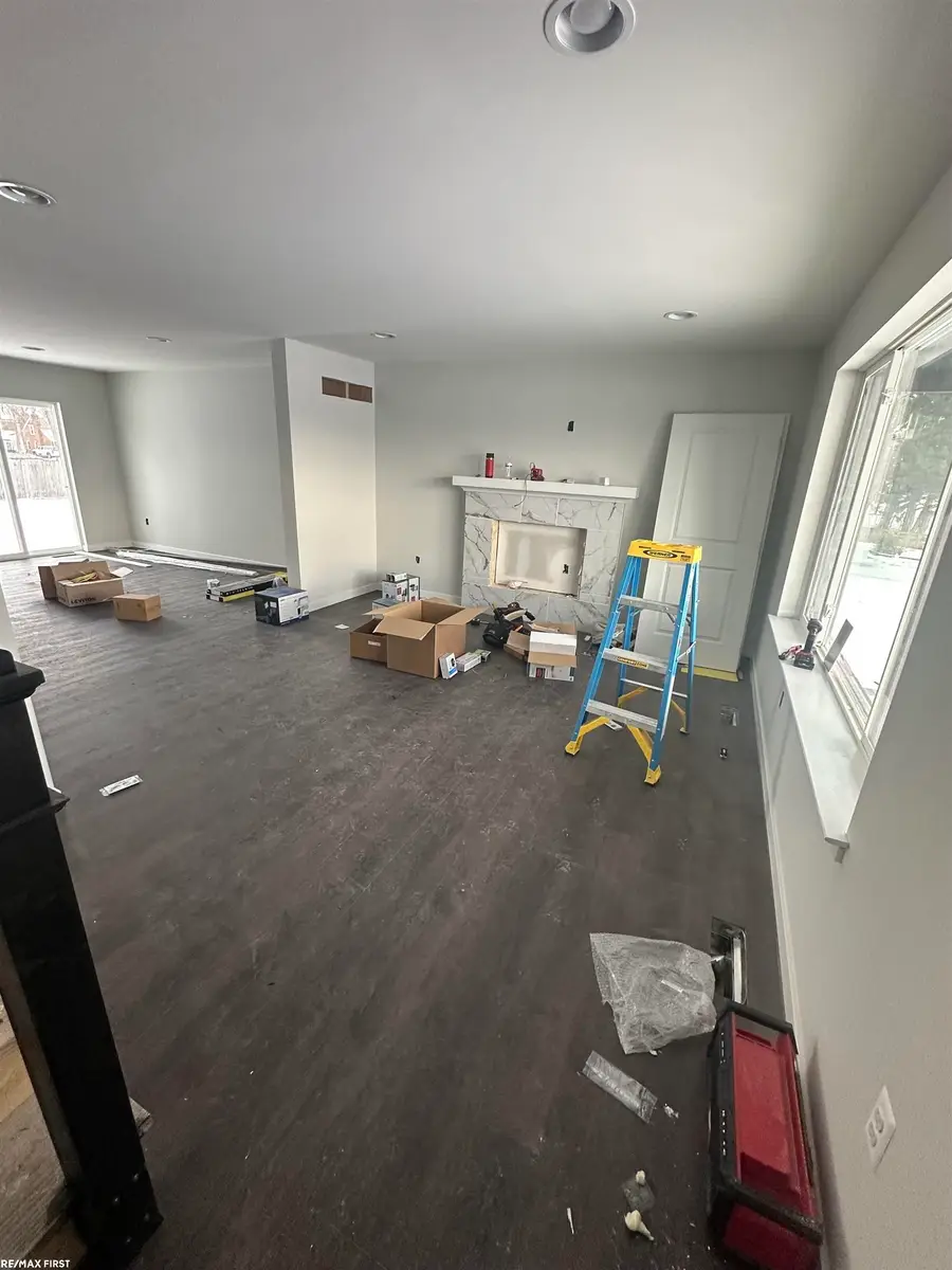 17751 Pasadena ST, Roseville, MI 48066 - Image #2