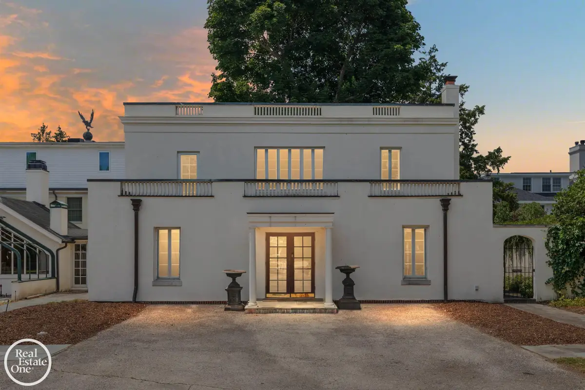 277 Lincoln RD, Grosse Pointe, MI 48230 - Image #1