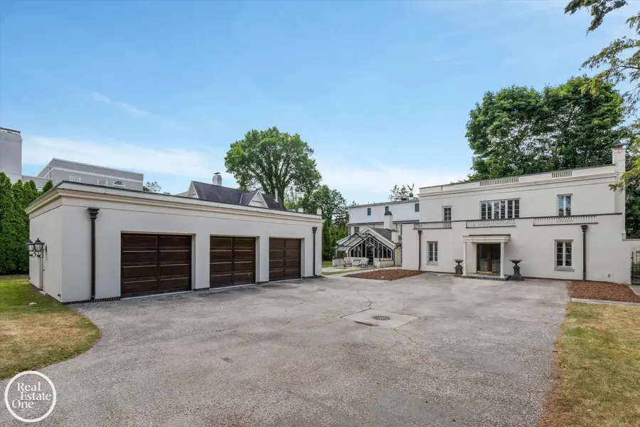 277 Lincoln RD, Grosse Pointe, MI 48230 - Image #3