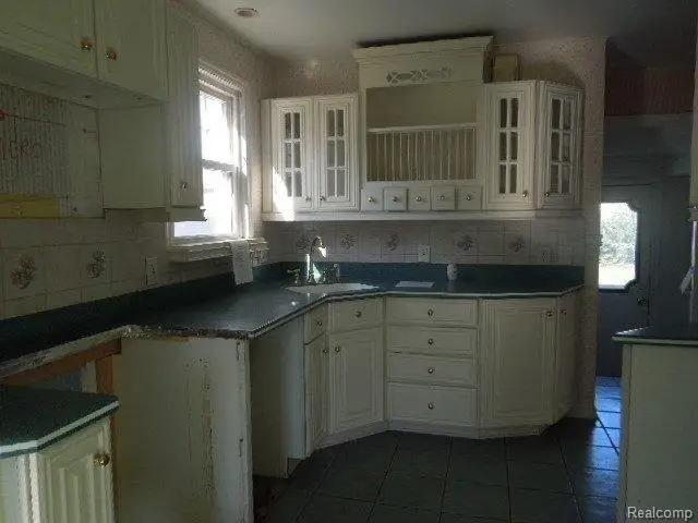 43242 E Morgan CT, Harrison Charter Township, MI 48045 - Image #2