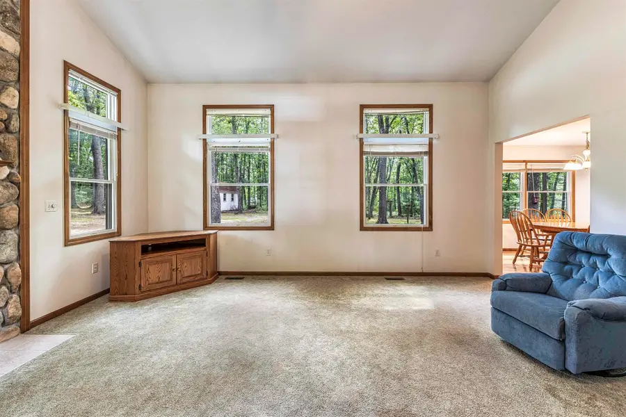 149 Oak Marr DR, Houghton Lake, MI 48629 - Image #2