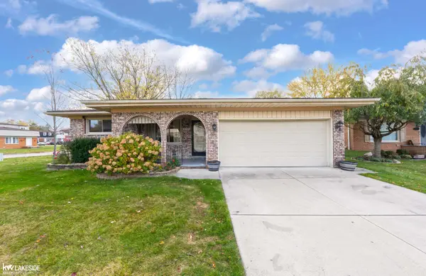 31736 William DR, NewBaltimore, MI 48047