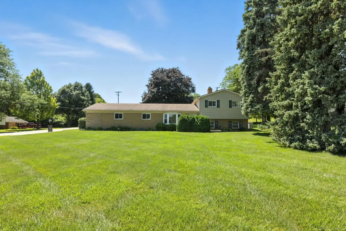 11376 33 Mile RD, Bruce, MI 48065 - #1