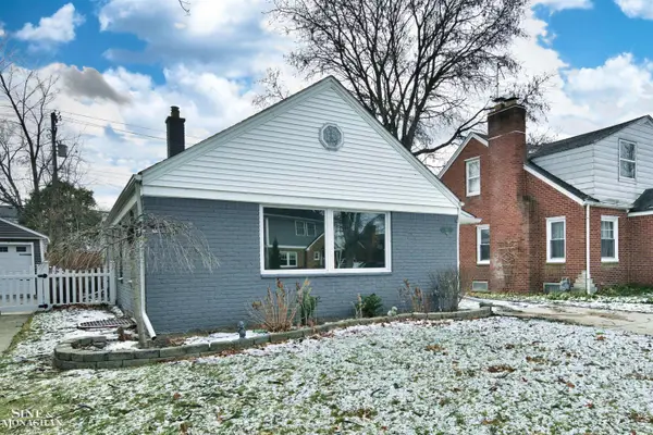 1641 Hampton RD, GrossePointeWoods, MI 48236