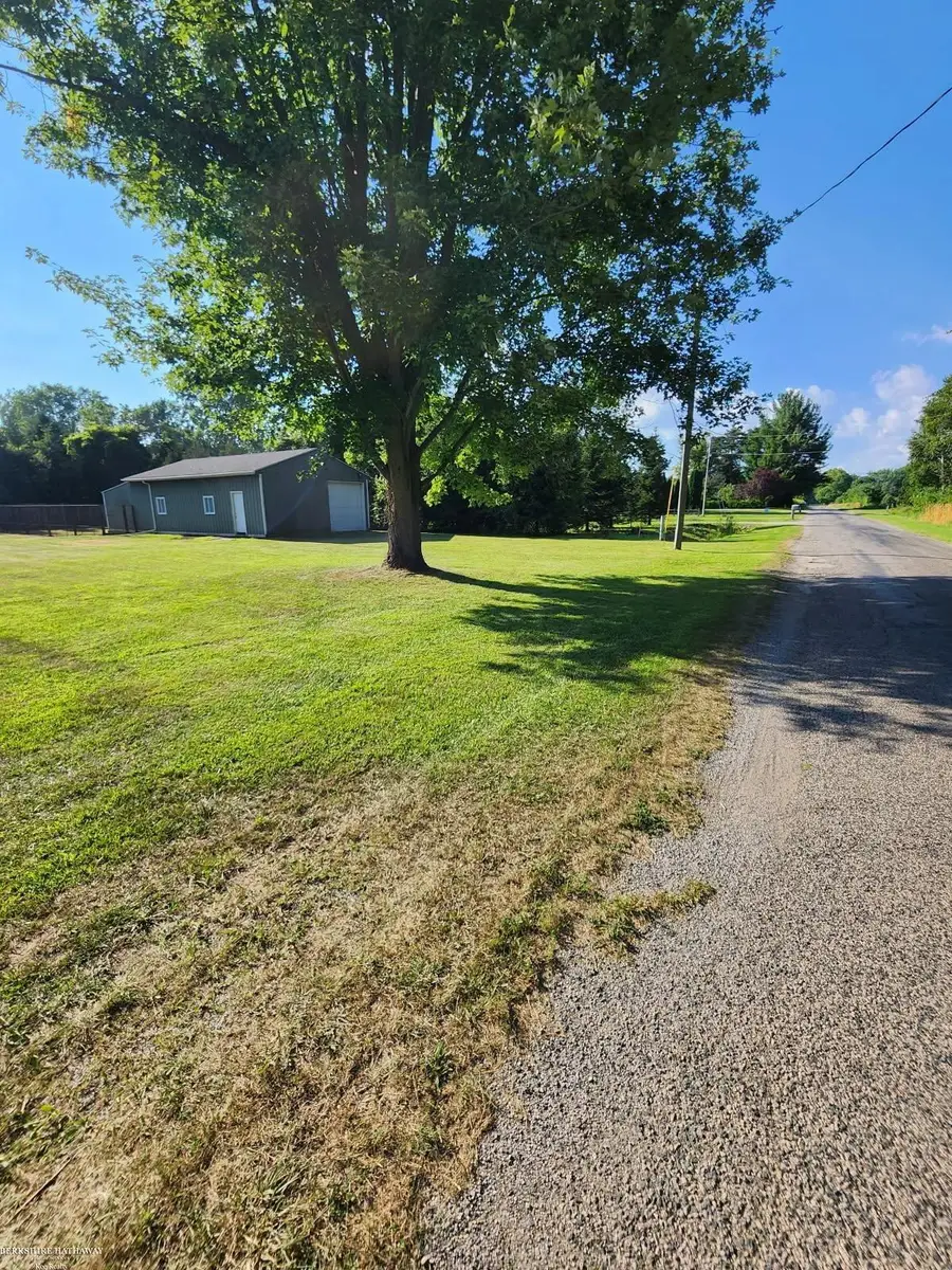 6580 Bell RD, Bridgeport Charter Township, MI 48415 - Image #3