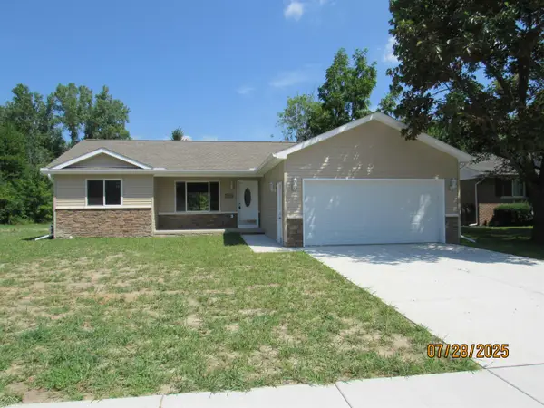 332 Gladys AVE, MarineCity, MI 48039