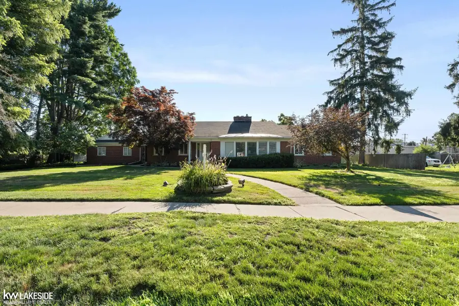 45280 Cass AVE, Utica, MI 48317 - Image #2