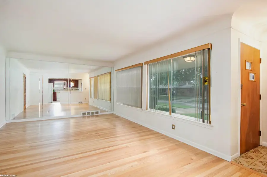 24509 Wood ST, Saint Clair Shores, MI 48080 - Image #2