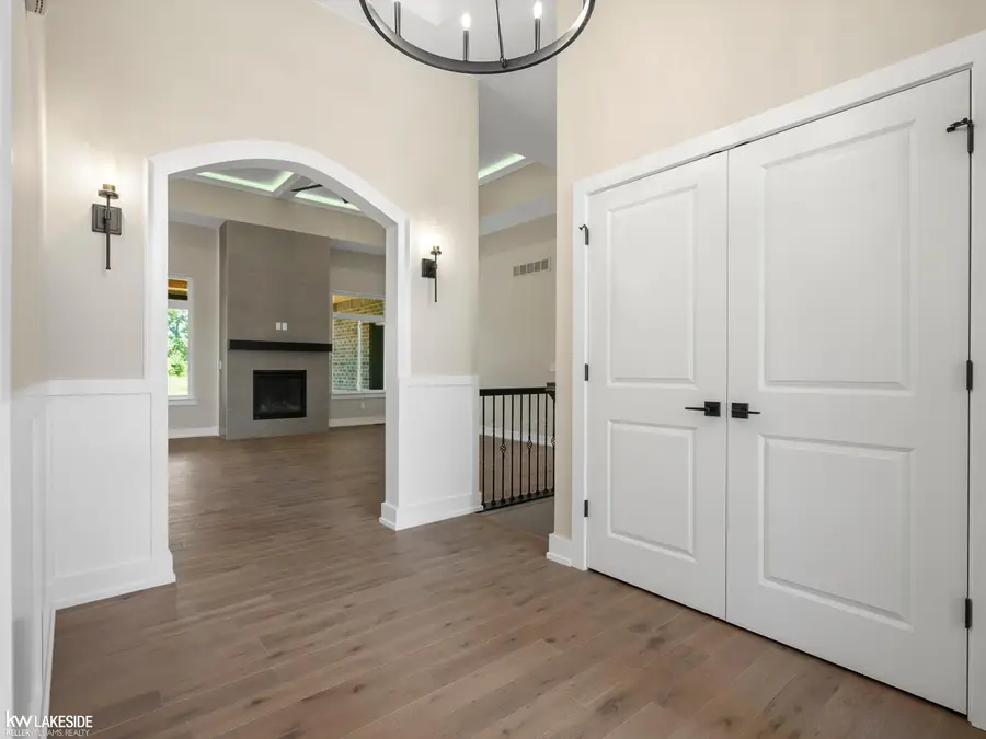 19335 Springbrook DR, Macomb, MI 48044 - Image #3