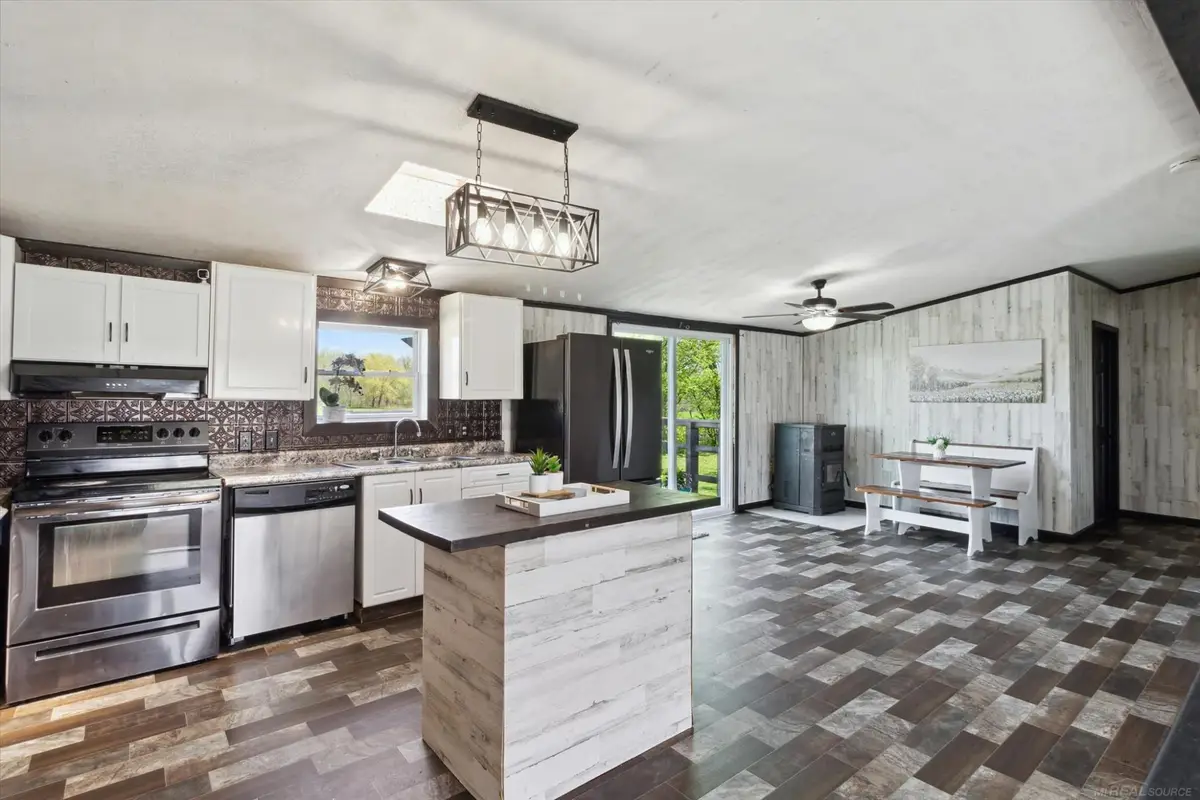 10343 E Pakes RD, Crystal, MI 48818 - Image #1