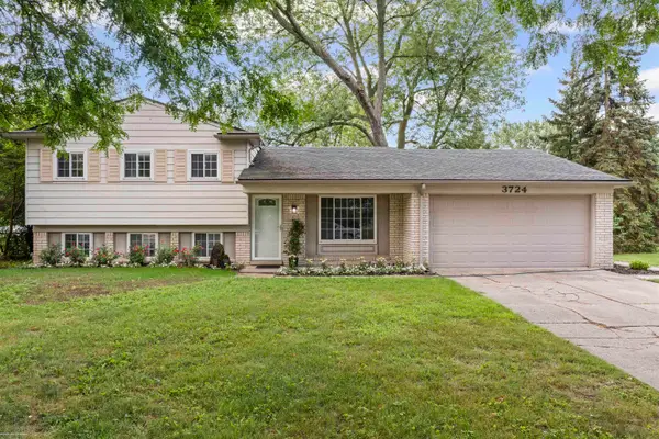 3724 Horseshoe DR, Troy, MI 48083