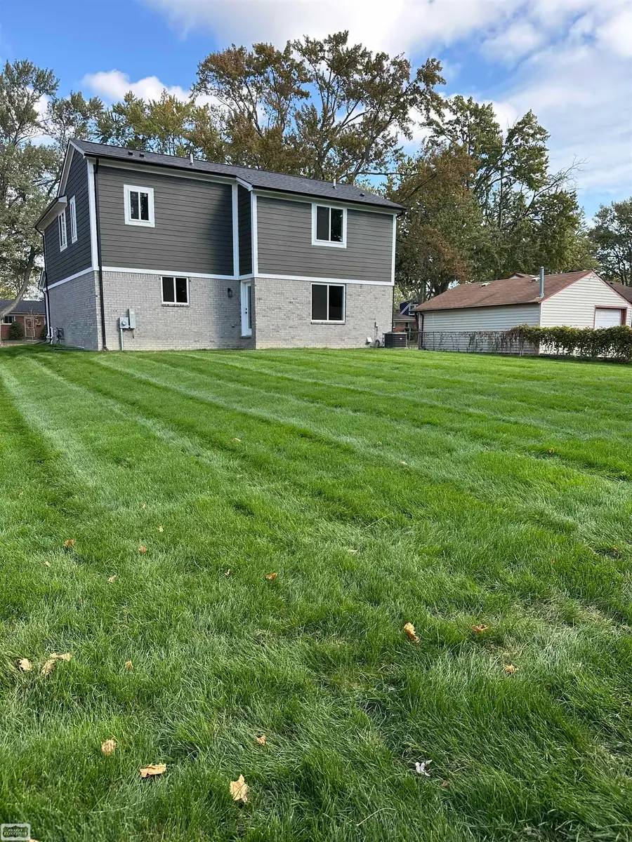 22704 EUCLID ST, Saint Clair Shores, MI 48082 - Image #3