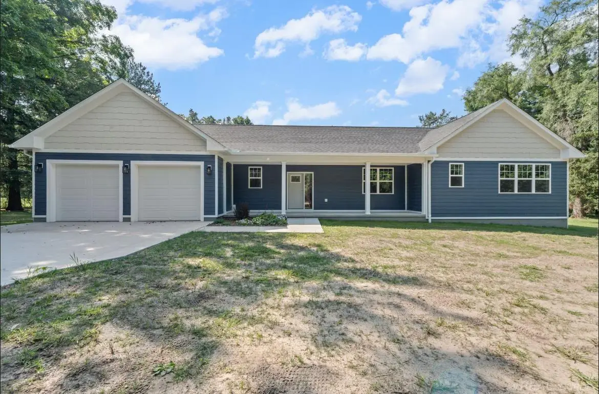3200 Weidemann DR, Clarkston, MI 48348 - #1