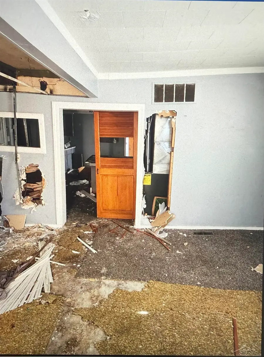 2126 Maplewood ST, Saginaw, MI 48601 - Image #2