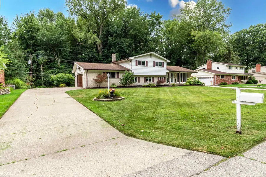 7112 Chatsworth ST, Shelby Charter Township, MI 48316 - Image #3