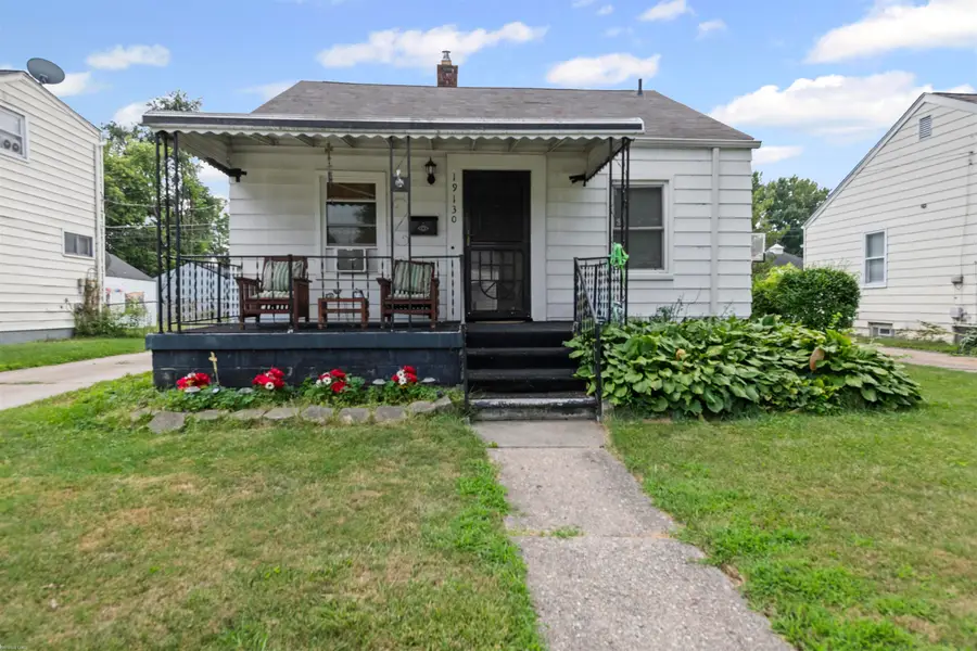 19130 Kenosha ST, Harper Woods, MI 48225 - Image #3