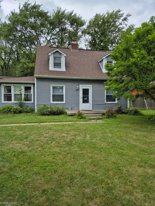 19375 McGill ST, Roseville, MI 48066