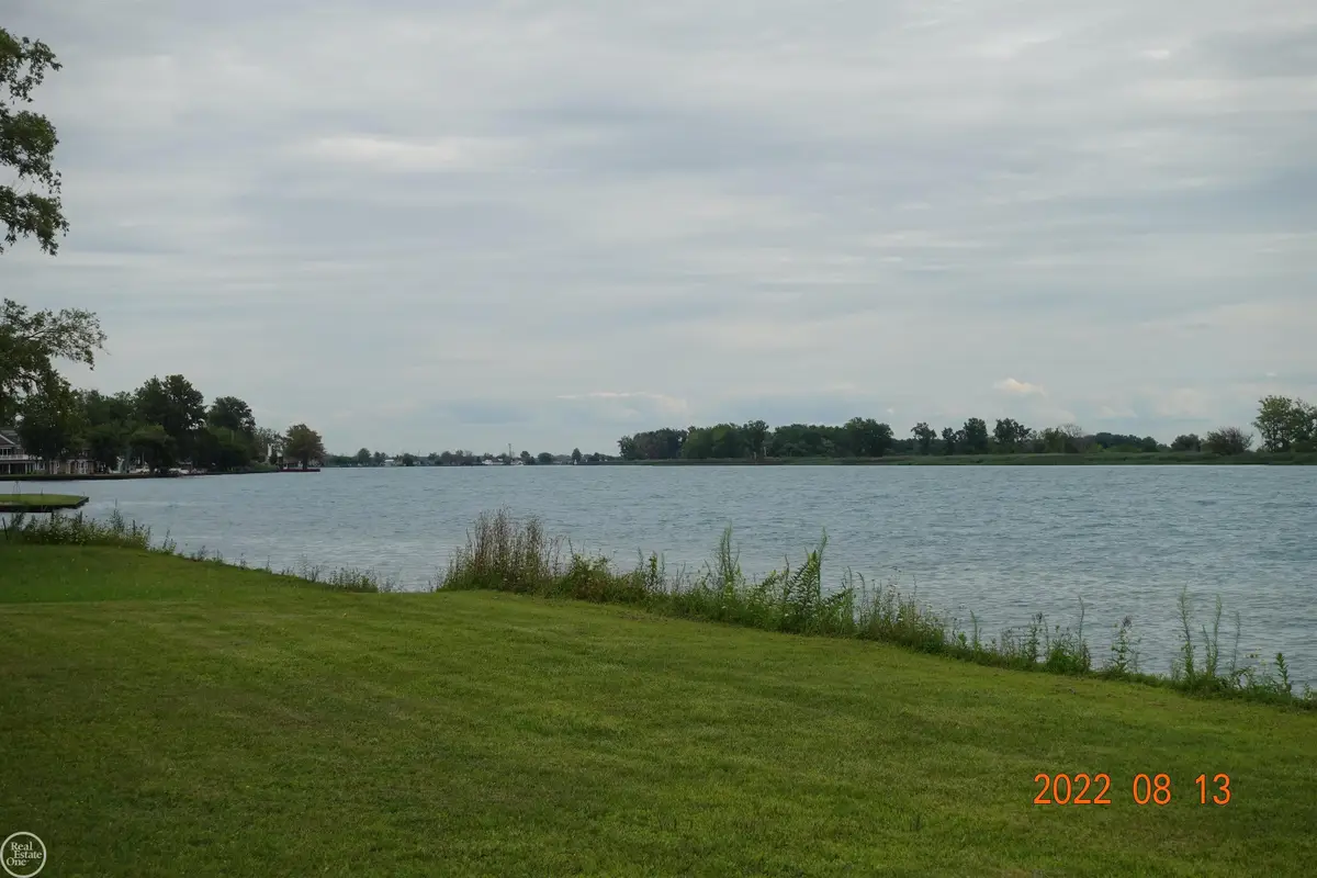 9446 S CHANNEL ST, Clay Township, MI 48028 - Image #1