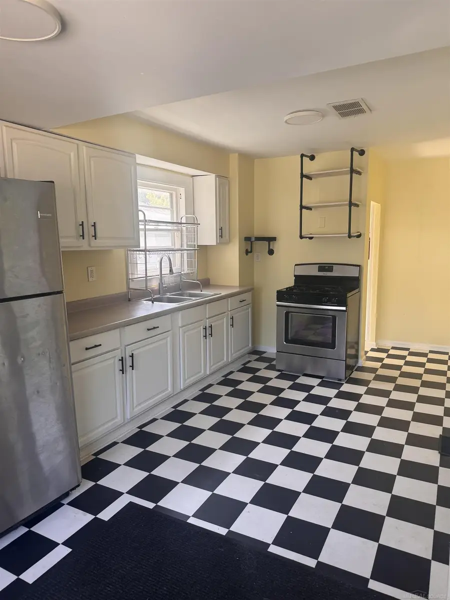 342 Pearl ST, Ionia, MI 48846 - Image #2