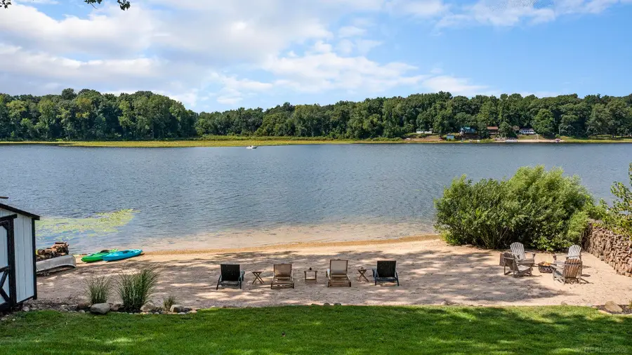 67696 Thunderbird DR, Sturgis, MI 49091 - Image #2