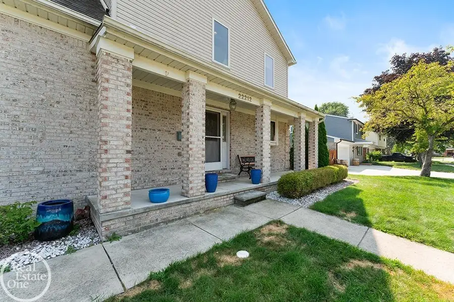 22212 MYLLS CT, Saint Clair Shores, MI 48081 - Image #3
