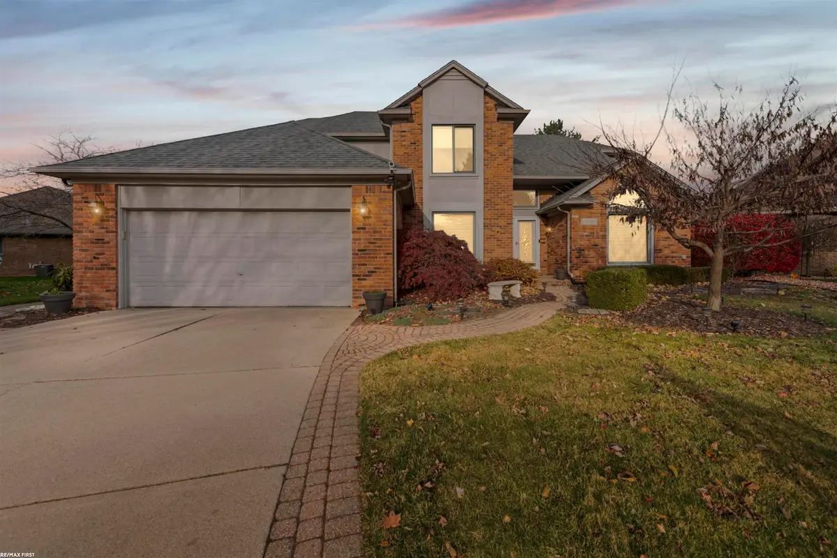 14963 Park View CT, Sterling Heights, MI 48313 - Image #1