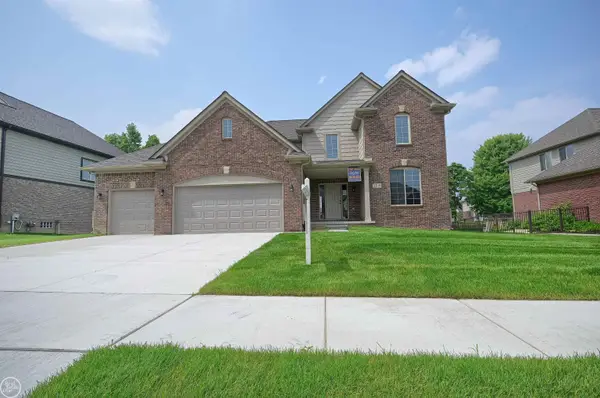 22119 Sturgeon River DR, Macomb, MI 48044
