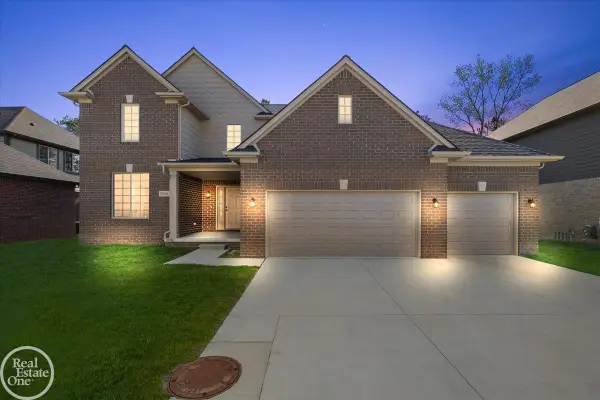 50606 Summit View DR, Macomb, MI 48044