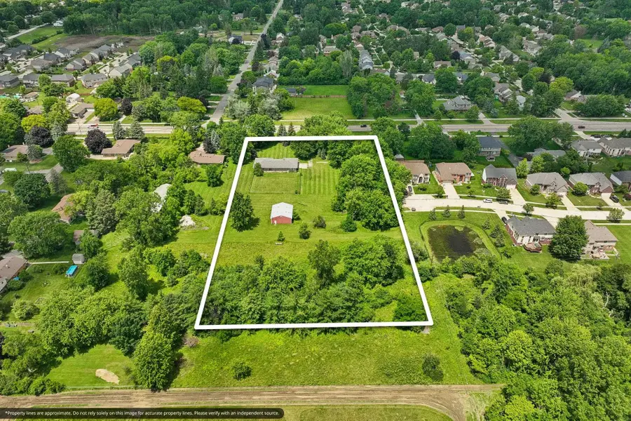 2734 E Wattles RD, Troy, MI 48085 - #3