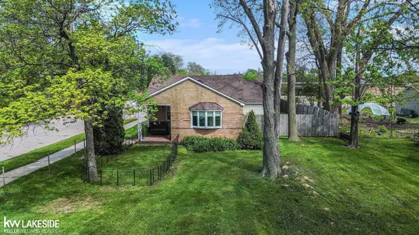 30430 Park ST, Roseville, MI 48066