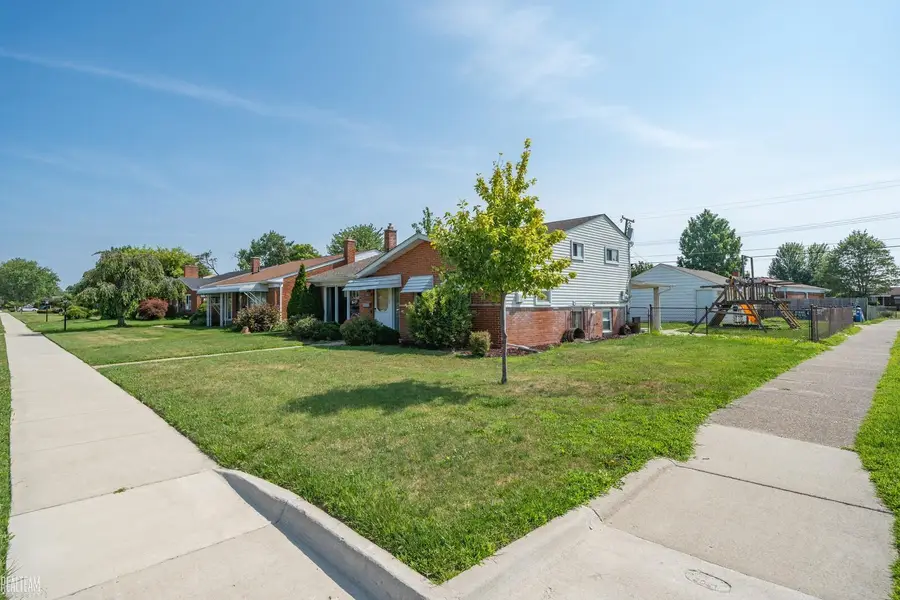 24612 Panama AVE, Warren, MI 48091 - Image #2