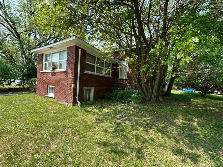 39044 Dodge Park RD, Sterling Heights, MI 48313 - Image #3