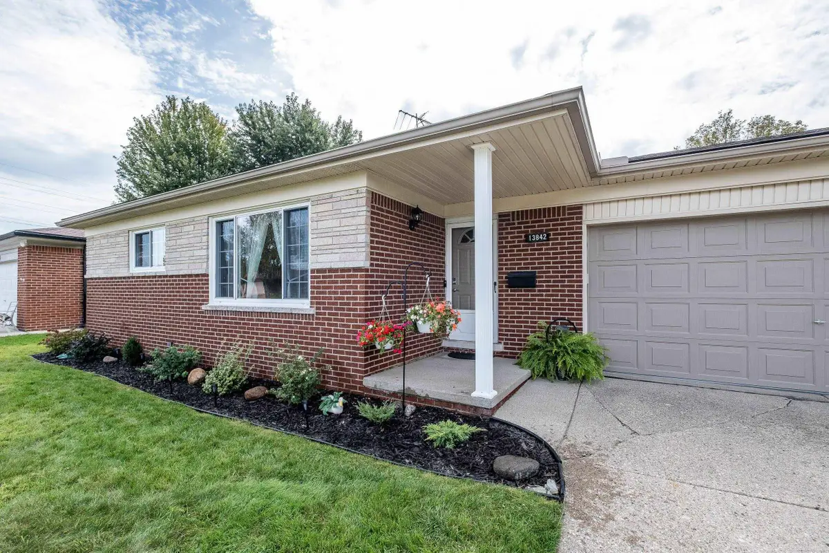 13842 Jenny DR, Warren, MI 48088 - Image #1