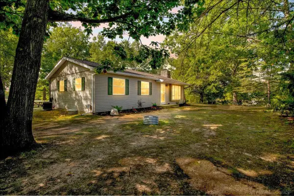 3510 N Branch DR, Beaverton, MI 48612