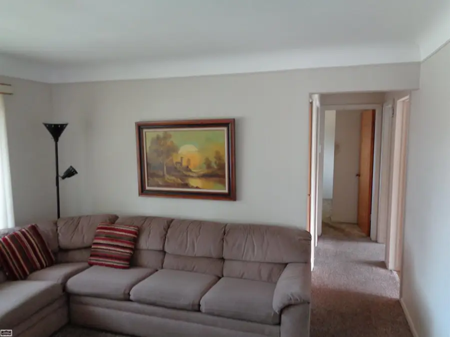 11582 Gerald DR, Warren, MI 48093 - Image #3