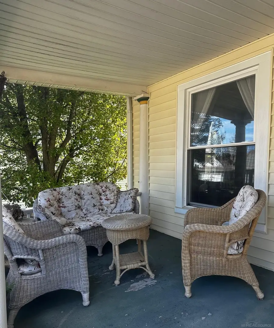 284 E Saint Clair ST, Romeo, MI 48065 - Image #2